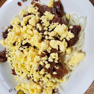 牛肉と卵の冷麺